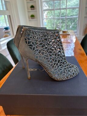 Sergio Rossi Swarovski Crystal Booties Size 39 | Made in Italy | Box & Dust Bag
